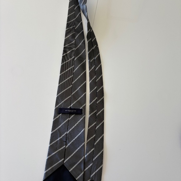 New Burberry men’s tie - Picture 1 of 1